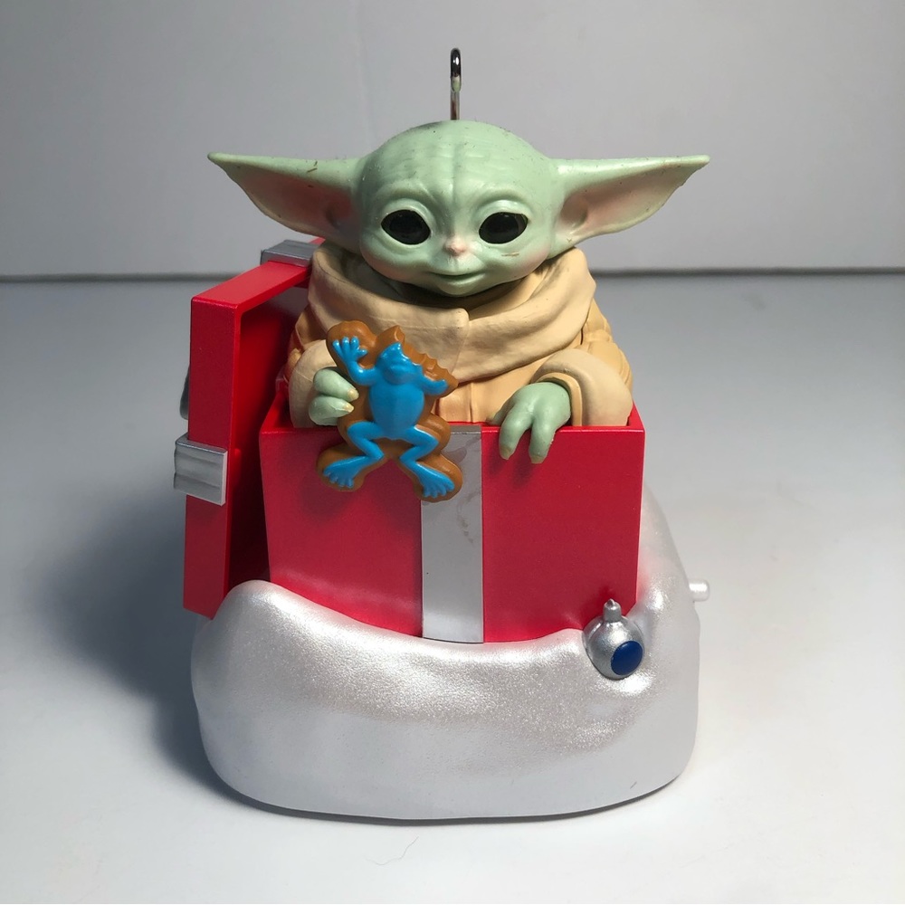 Hallmark Keepsake Star Wars Mandaldrain Baby Yoda